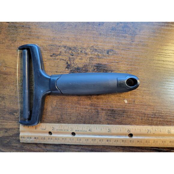 Good Cook Black 4" Wide Cheese Slicer w/Plastic Handle - used - Picture 8 of 8